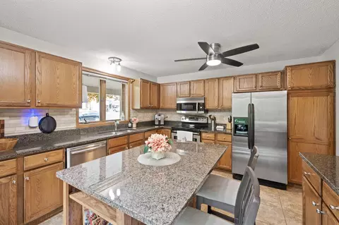 Kitchen - 778 Sunset Dr, Eagan, MN 55123 photo 4 of 4