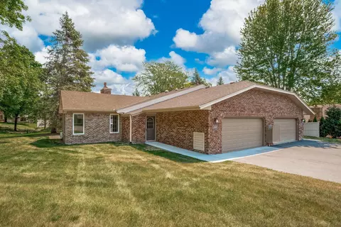 4509 Redwood Cir, Minnetonka, MN 55345