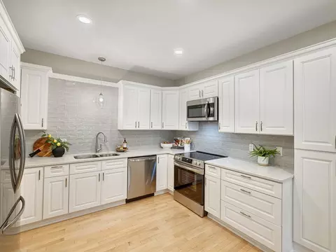 1830 Eagle Ridge Dr #2005, Mendota Heights, MN 55118