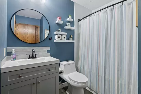 Bath - 14095 Dearborn Path, Rosemount, MN 55068 photo 1 of 2