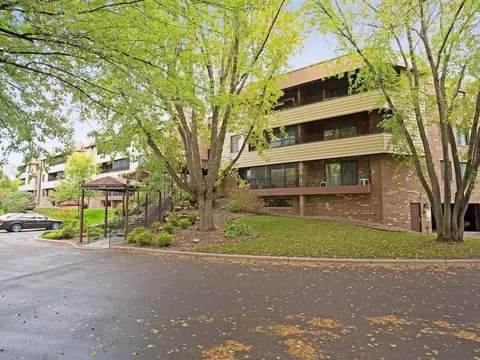 7520 Cahill Rd #222A, Edina, MN 55439