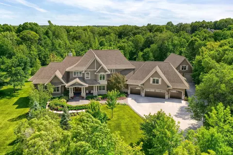 22065 Oakdale Dr, Rogers, MN 55374