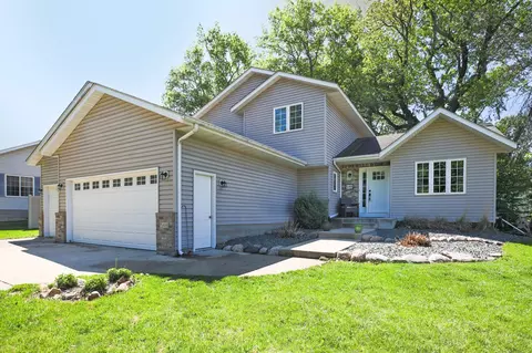 548 Woodland Trl, Medford, MN 55049