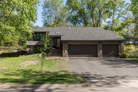 131 Oak Shore Dr, Burnsville, MN 55306