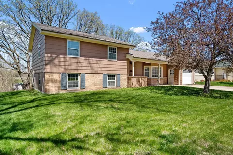 721 10th Ave NE, Waseca, MN 56093