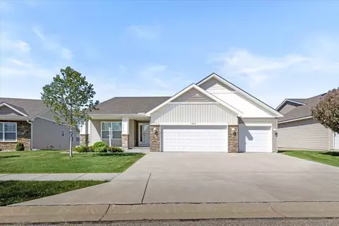 983 Aurora Cir, Red Wing, MN 55066