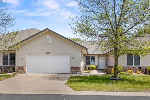 1108 Village St SE, New Prague, MN 56071