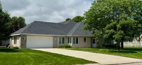 904 23rd St SE, Willmar, MN 56201