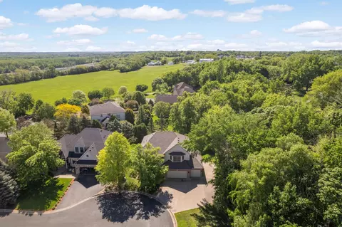 1317 Eagle Bluff Ct, Hastings, MN 55033