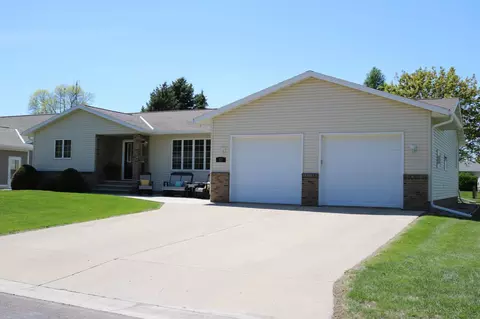 327 Park St, Sherburn, MN 56171