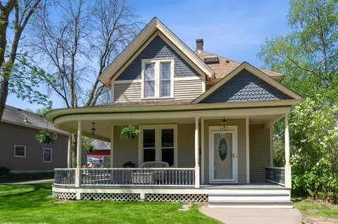 1112 4th St S, Stillwater, MN 55082