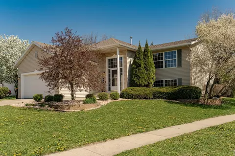 6101 Heidelberg Ln NW, Rochester, MN 55901