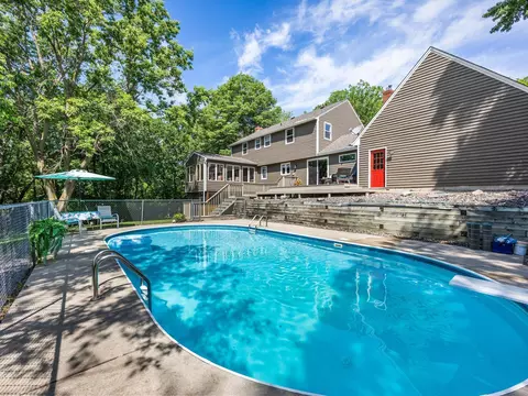 12576 Ridgewood Dr NW, Elk River, MN 55330