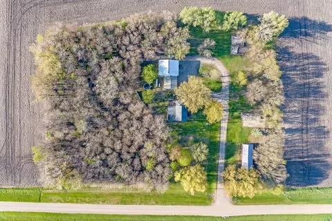 32396 40th St, Blue Earth, MN 56013