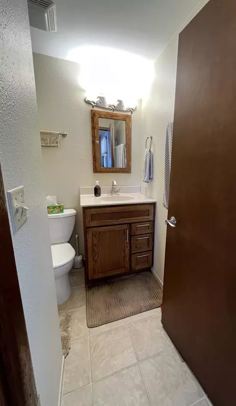 Bath - 1085 20th St, Windom, MN 56101 photo 1 of 5