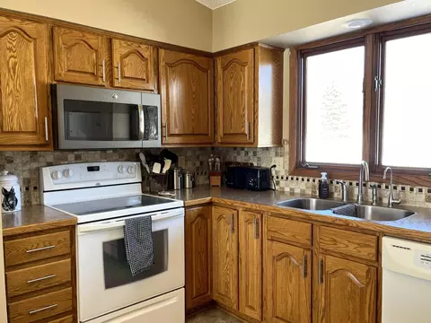 Kitchen - 1085 20th St, Windom, MN 56101 photo 3 of 7