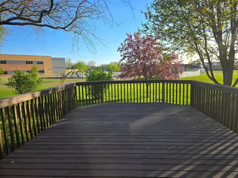 Exterior - 1085 20th St, Windom, MN 56101 photo 6 of 8