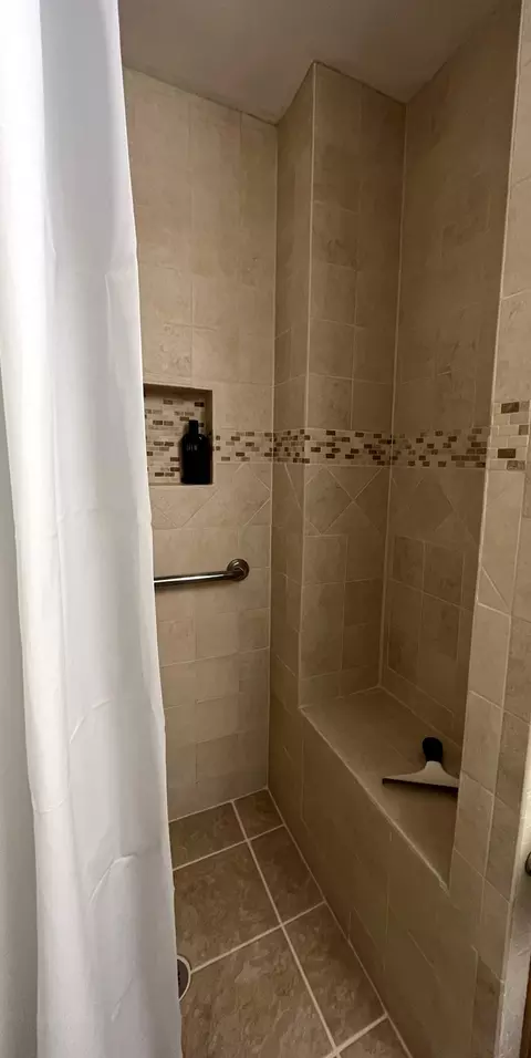 Bath - 1085 20th St, Windom, MN 56101 photo 3 of 5