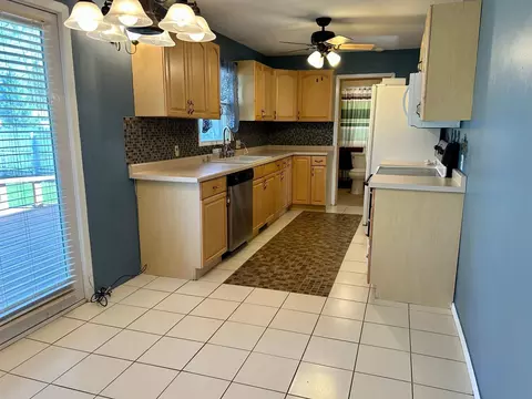 324 Maple Ave S, Thief River Falls, MN 56701 photo 15