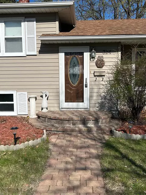 324 Maple Ave S, Thief River Falls, MN 56701 photo 4