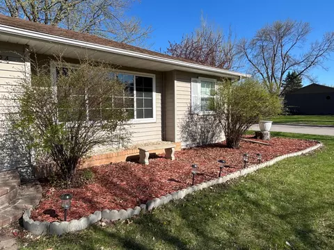 324 Maple Ave S, Thief River Falls, MN 56701 photo 7