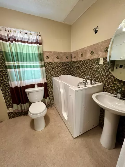 324 Maple Ave S, Thief River Falls, MN 56701 photo 21