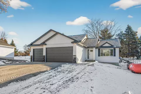 2140 Arkwright St, Maplewood, MN 55117