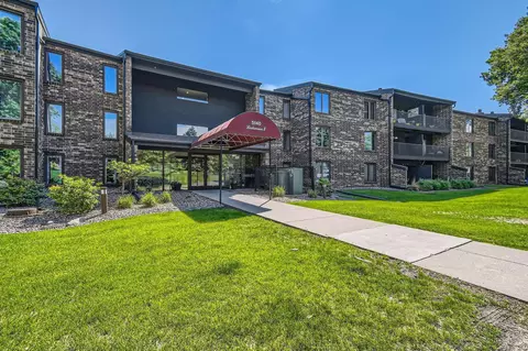 5140 W 102nd St #111, Bloomington, MN 55437