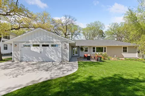 7182 Harold Ave, Golden Valley, MN 55427