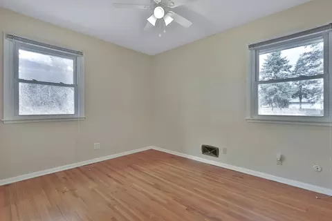 Bedroom - 2121 Mapleview Ave, Maplewood, MN 55109 photo 1 of 4