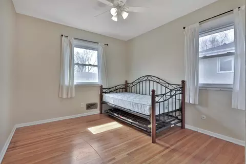Bedroom - 2121 Mapleview Ave, Maplewood, MN 55109 photo 3 of 4