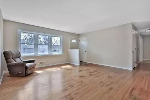 Living - 2121 Mapleview Ave, Maplewood, MN 55109 photo 2 of 2