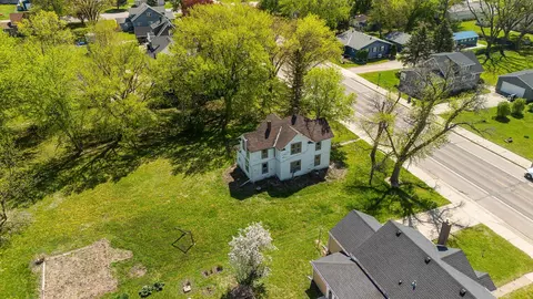 414 W 4th St, Winthrop, MN 55396