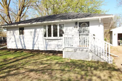 199 Greenway Ave N, Oakdale, MN 55128