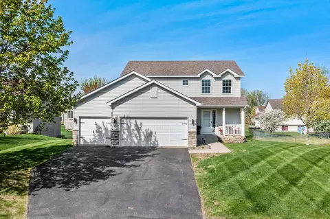737 Brook Cir E, Montrose, MN 55363
