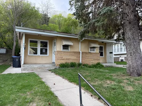 447 N 6th St, Mankato, MN 56001