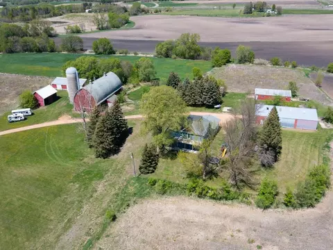 12945 Lenzen Dr, Chaska, MN 55318