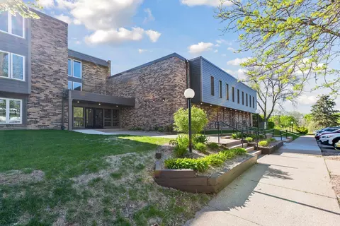 450 Ford Rd #231, Saint Louis Park, MN 55426