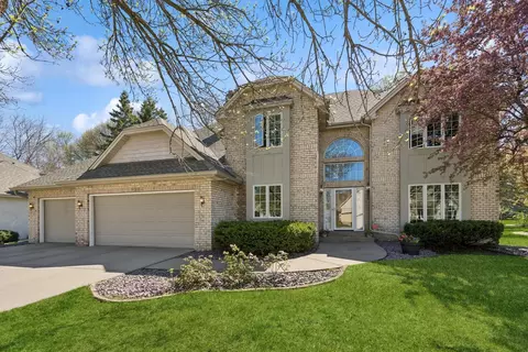 1284 W Royal Oaks Dr, Shoreview, MN 55126