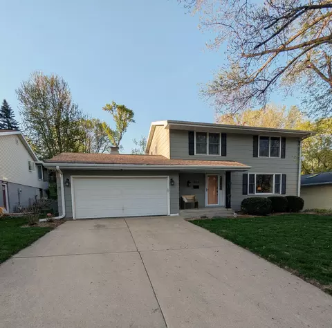 4037 3rd St NW, Rochester, MN 55901