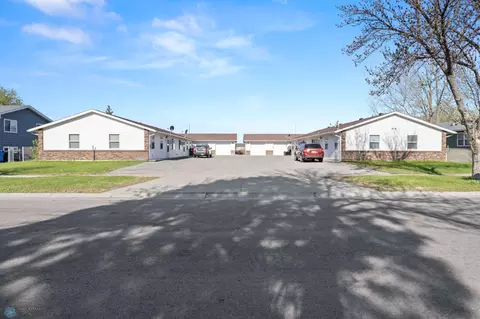 722-724 31st St N, Fargo, ND 58102