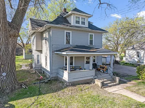 114 E 8th St, Fairmont, MN 56031