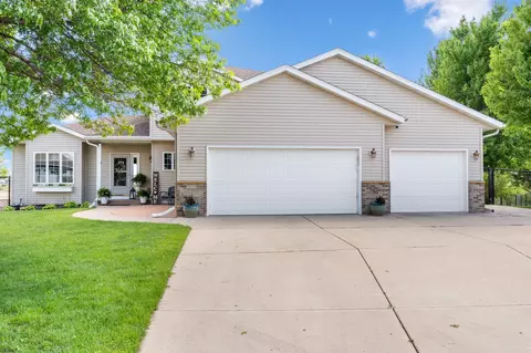 2032 Westwood Dr, Faribault, MN 55021