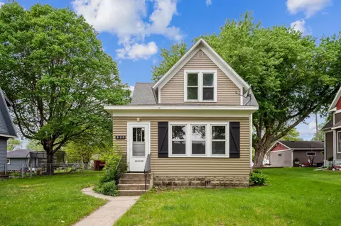 820 1st Ave, Gibbon, MN 55335