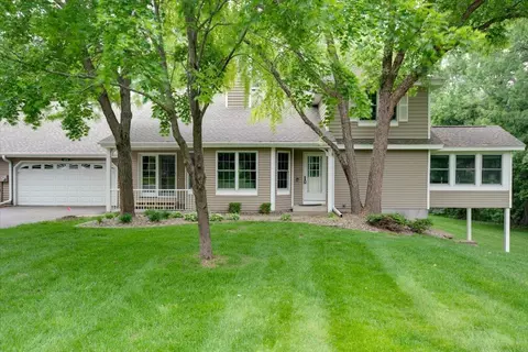 14716 Oak Run Ln, Burnsville, MN 55306