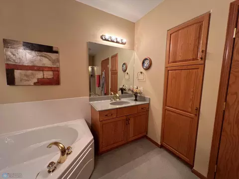 Bath - 2501 30th Ave S #101, Fargo, ND 58103 photo 2 of 3