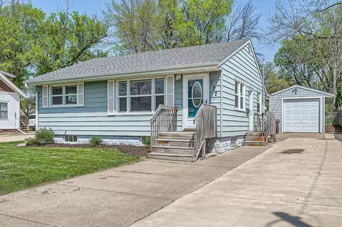 722 5th St W, Hastings, MN 55033