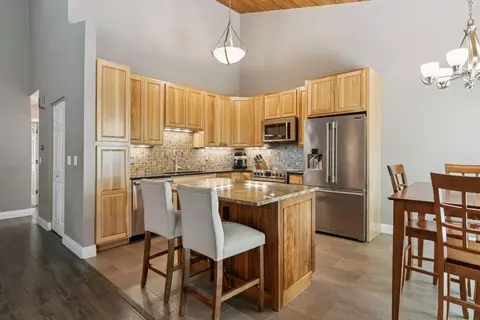 8320 Upper 138th Ct, Apple Valley, MN 55124