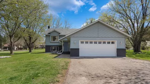 2070 Prospect Dr NE, Saint Cloud, MN 56304