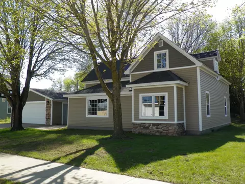 285 Church St N, Eden Valley, MN 55329